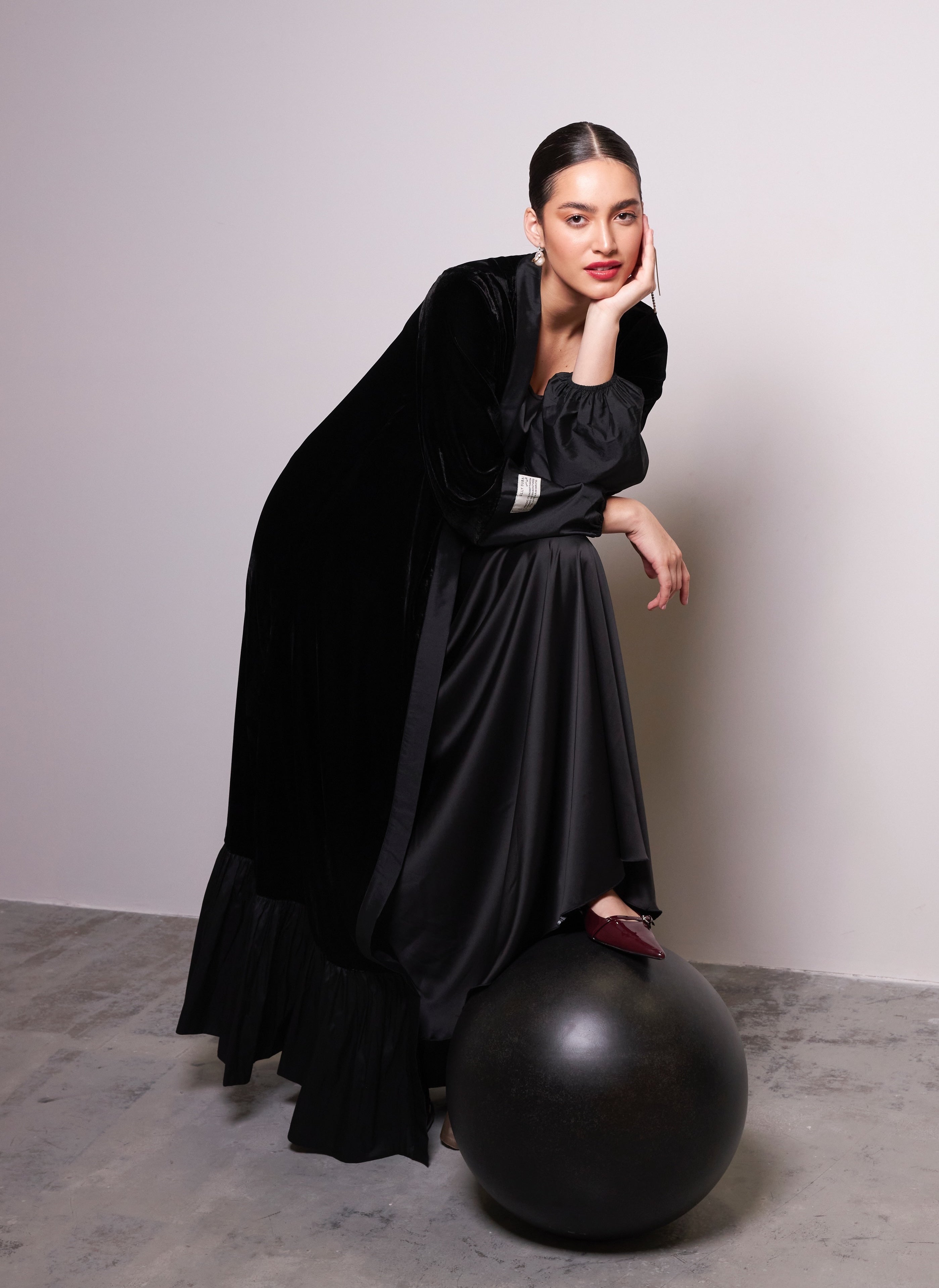 Amore Abaya Black