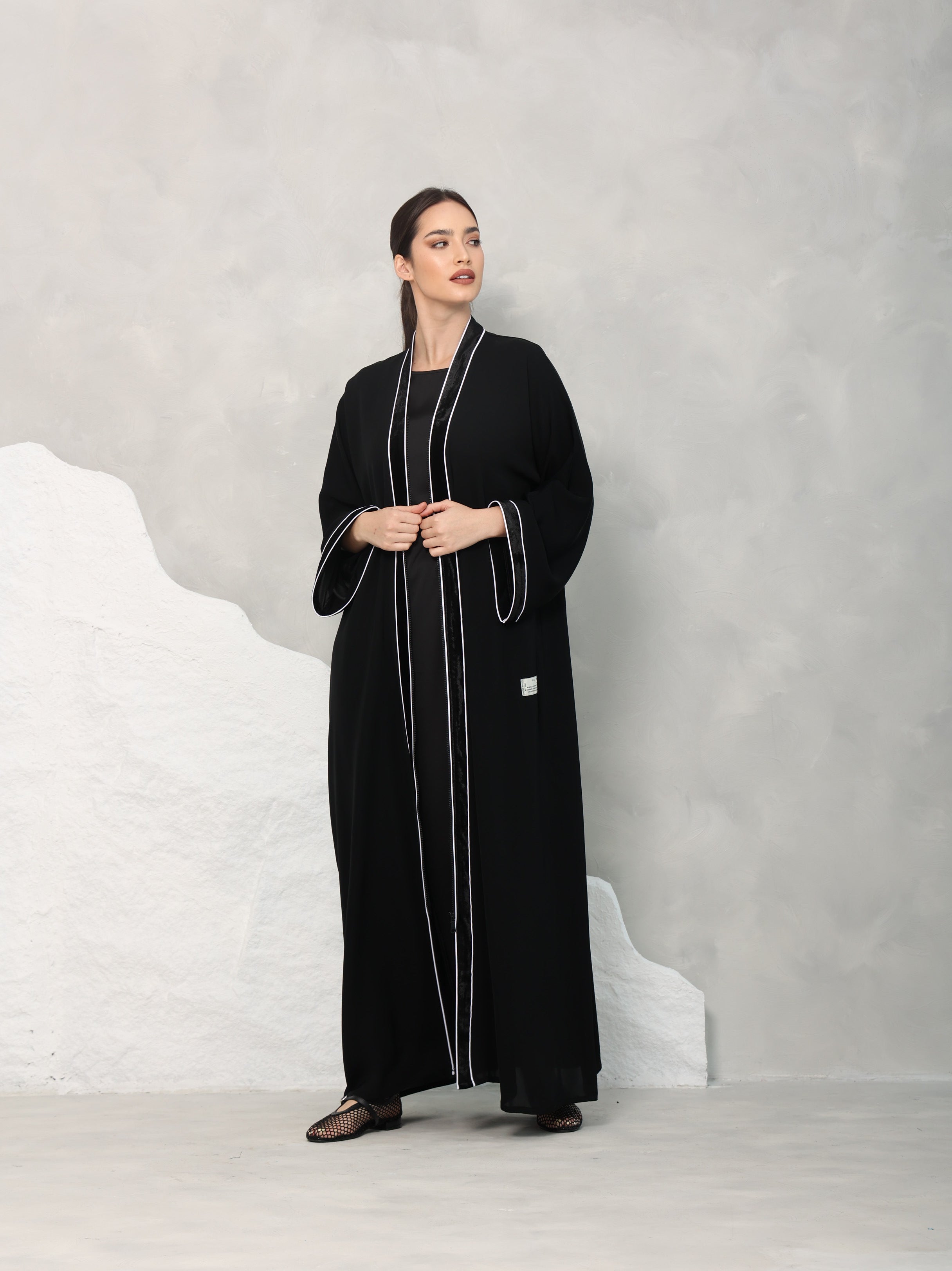 Velvet Details Abaya